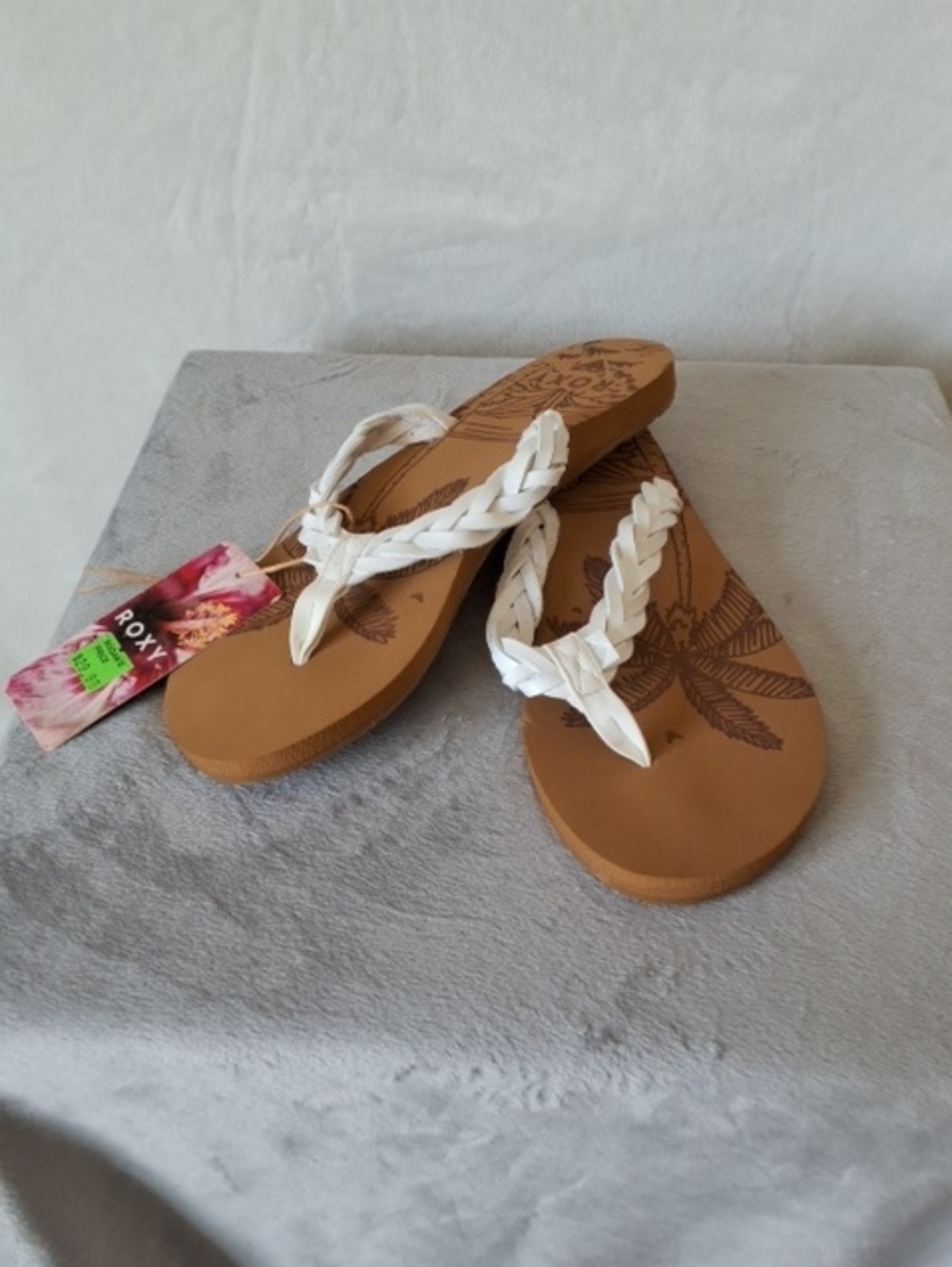 Roxy Feel Breezie Flip Flops-NWT!